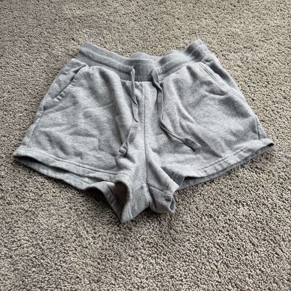 Colsie Gray Sweat Pant Shorts Size Small